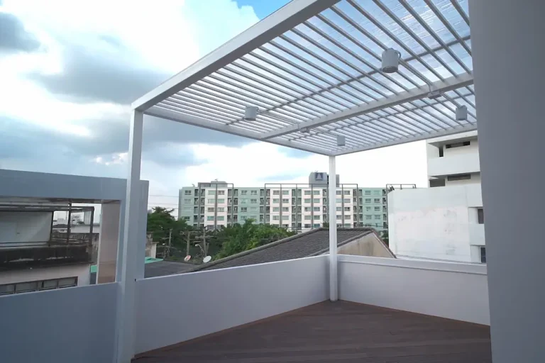 P068 รีโนเวทอาคารพาณิชย์ ย่านอ่อนนุช · ภายนอกและดาดฟ้า