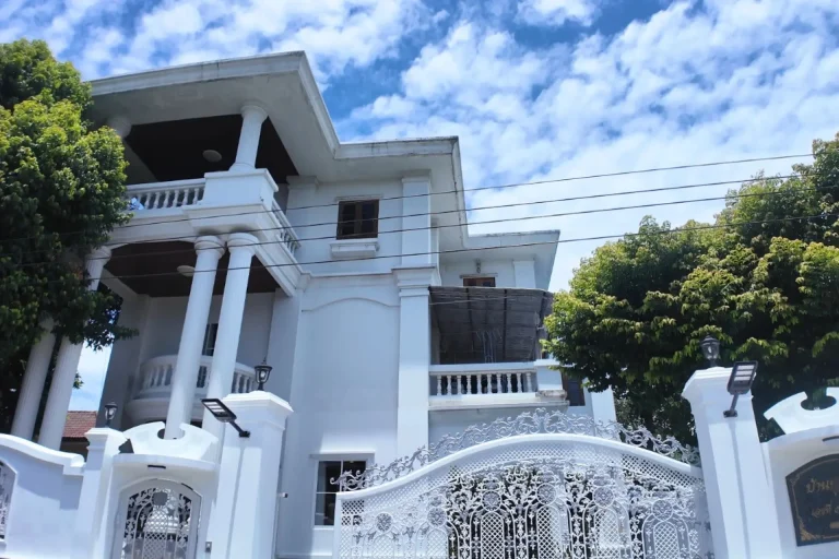 P070 รีโนเวทบ้านเดี่ยว ย่านสายไหม · ภายนอกและถนนในบ้าน