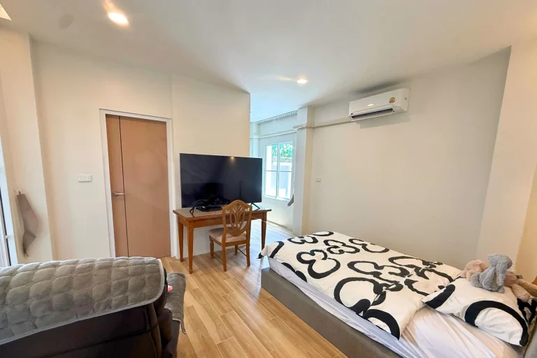 P070 รีโนเวทบ้านเดี่ยว ย่านสายไหม · ห้องนอน
