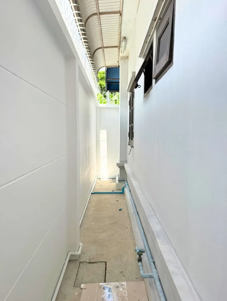 P070 รีโนเวทบ้านเดี่ยว ย่านสายไหม · ภายนอกและถนนในบ้าน