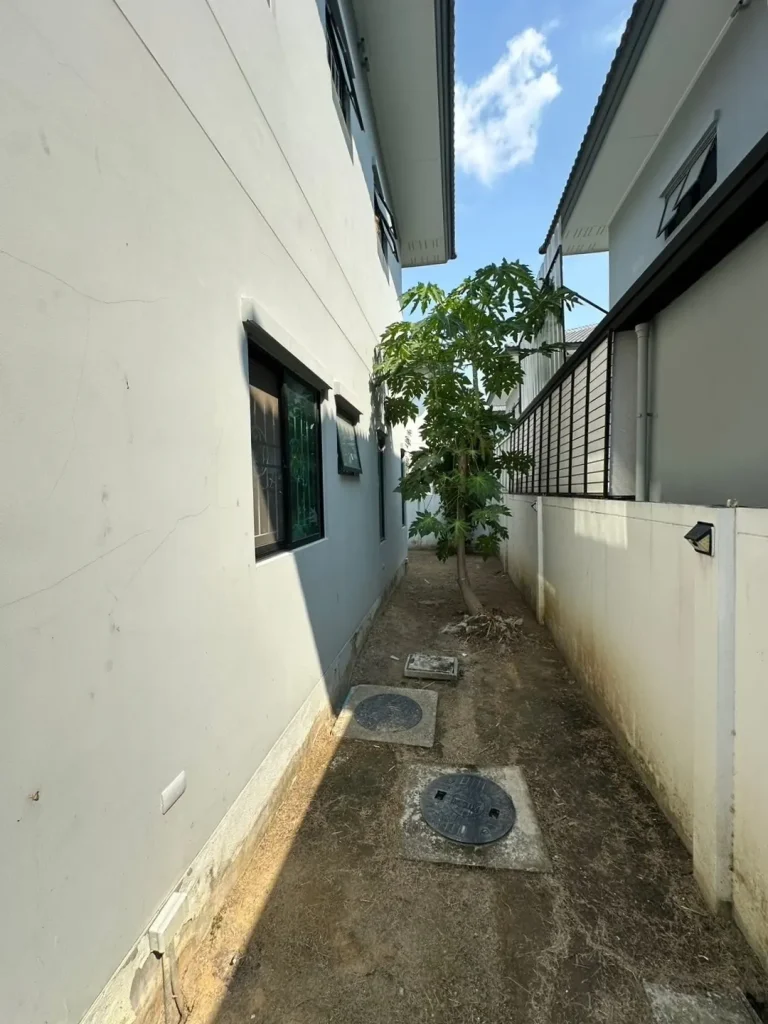 P071 ต่อเติมครัวหลังบ้าน พร้อมหลังคากันแดด บ้านสวยน่าอยู่ขึ้นทันตา