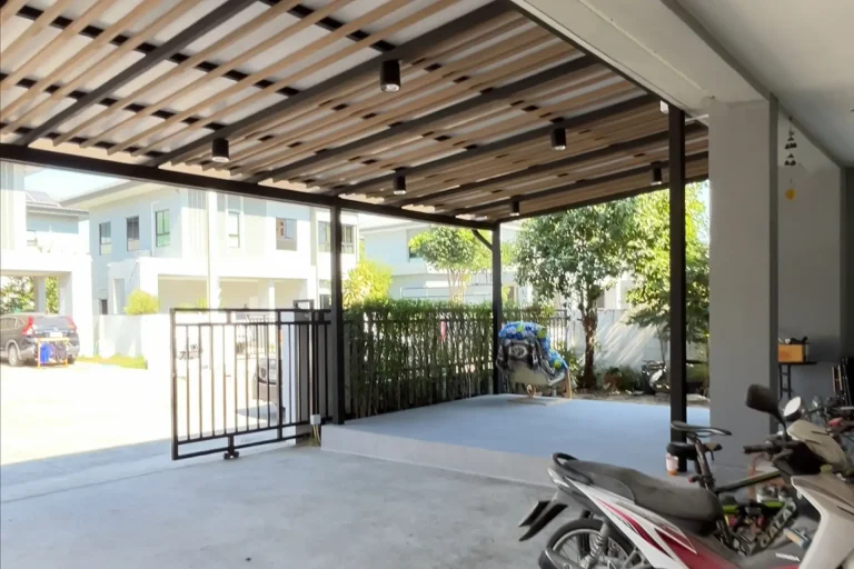 P071 ต่อเติมครัวบ้านเดี่ยว ย่านบางบัวทอง · หน้าบ้านและที่จอดรถ