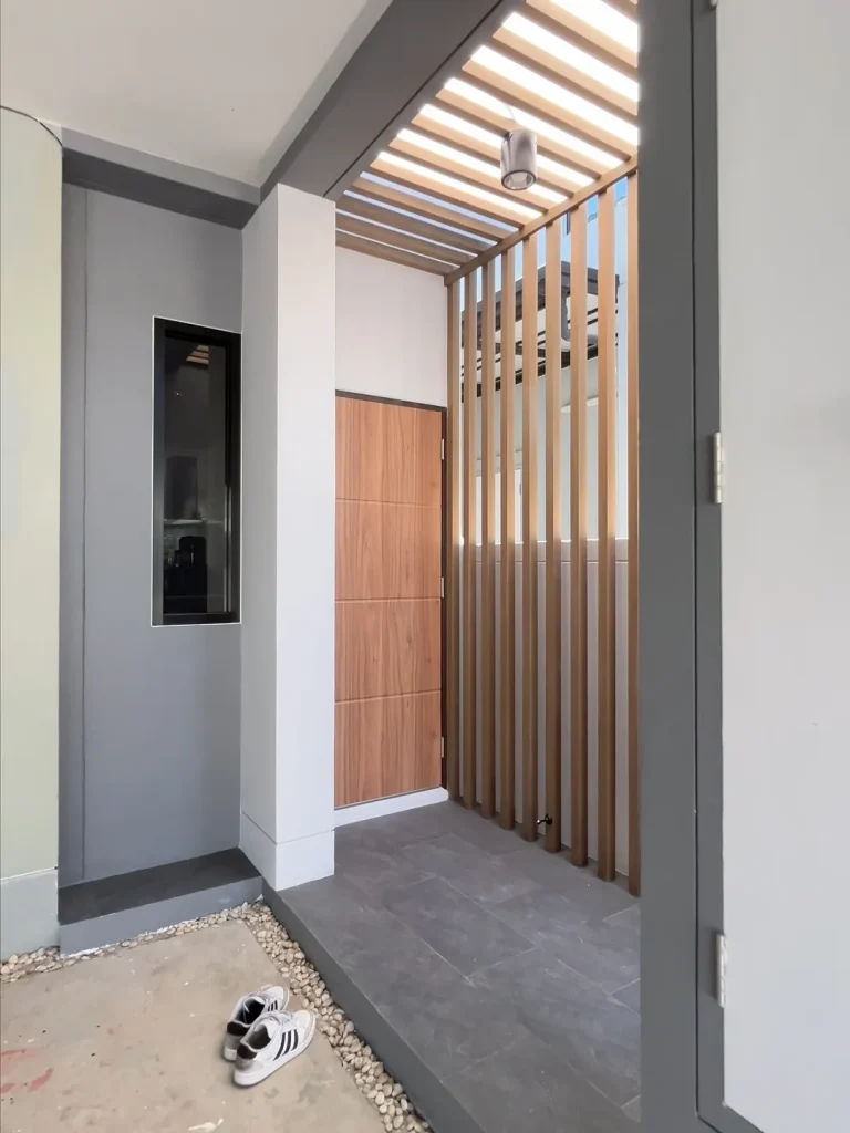 P071 ต่อเติมครัวหลังบ้าน พร้อมหลังคากันแดด บ้านสวยน่าอยู่ขึ้นทันตา